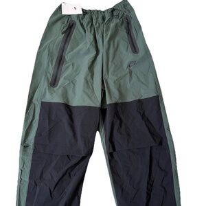 Nike Tech Men's Woven Oversized Fit Nylon Pants Straight Leg Green Black Size L